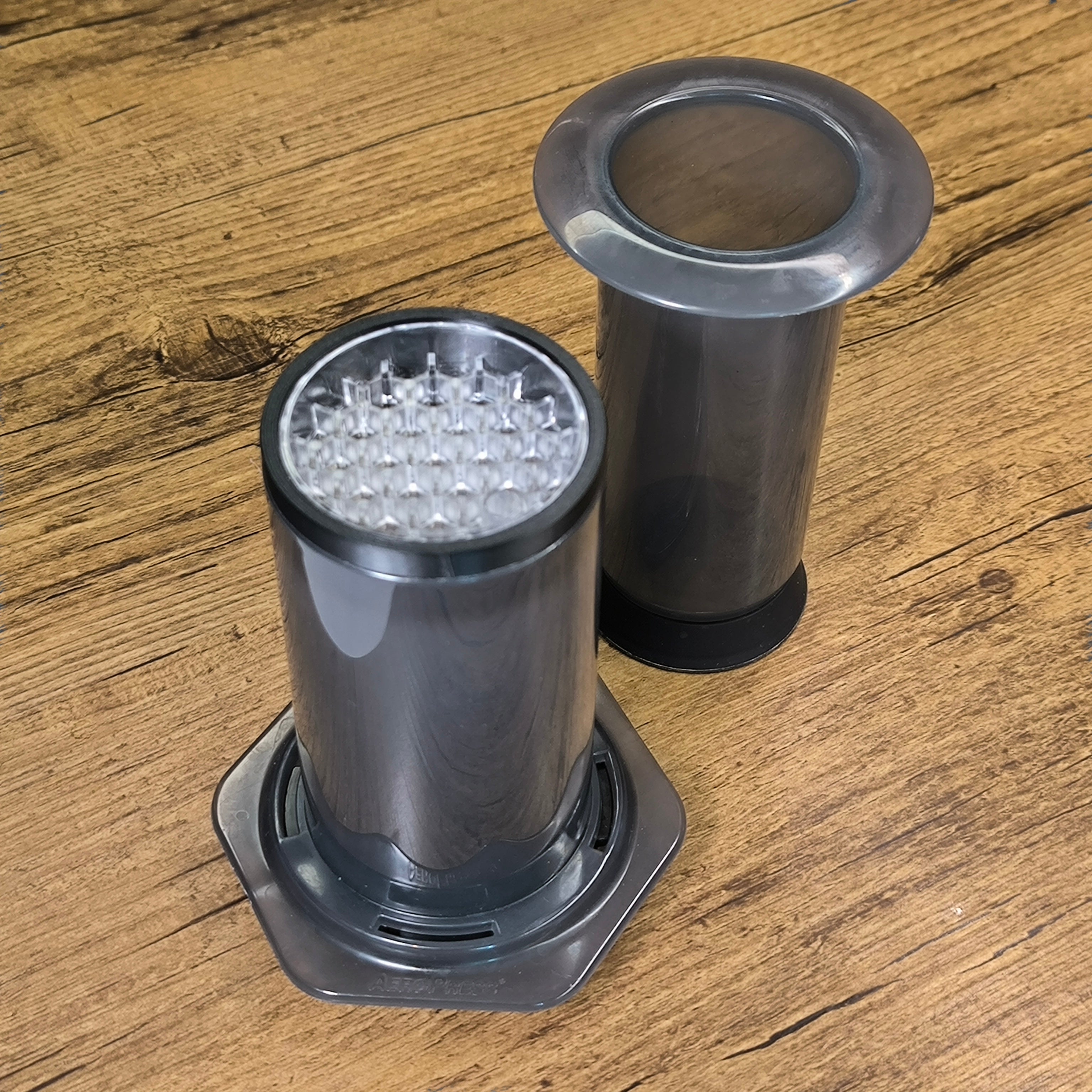 Melodrip holder for an Aeropress brewer